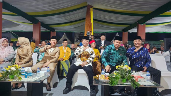 Pj. Bupati Garut menghadiri acara Penutupan MTQ je-38 Tingkat Provinsi Jawa Barat, di Komplek Pemda Kabupaten Bekasi, Sabtu malam (4/5/2024).