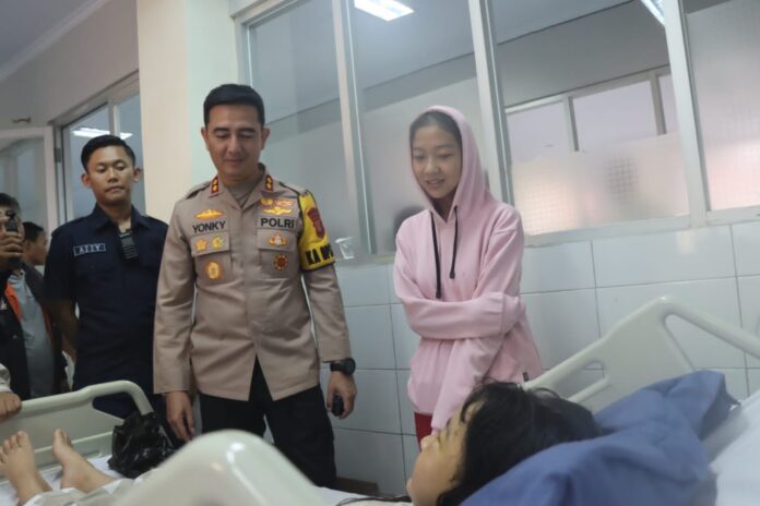 Kapolres Garut dan Ketua KPAID Tasikmalaya Jenguk Korban Pencurian dengan kekerasan ke RSUD dr. Slamet Garut Senin (13/05/2024).