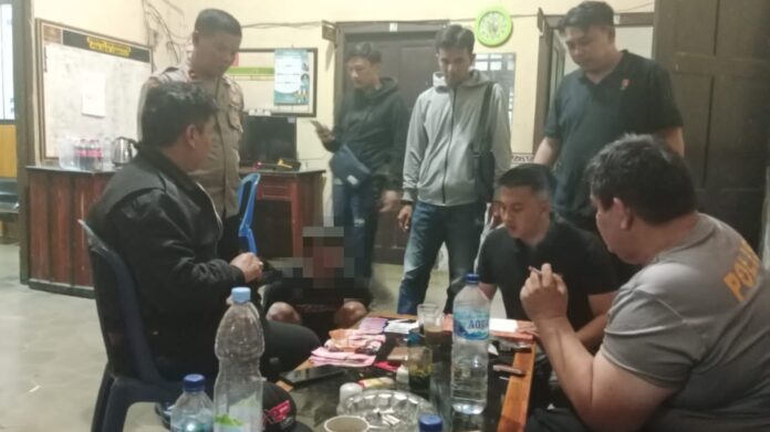 Polisi mengamankan DJ (38) pelaku pembobolan toko di Kecamatan Cibatu, Kabupaten Garut.