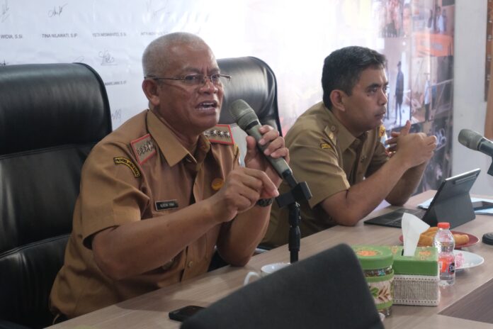 Sekda Kabupaten Garut selaku Ketua Panselda memimpin Rapat Persiapan Seleksi Pengadaan PPPK Tahun Anggaran 2024, di Aula BKD Kabupaten Garut, Senin (30/9/2024).