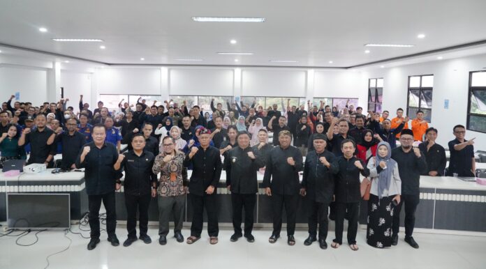 Pelaksanaan Arahan terkait Pencapaian Target RPJMD Tahun 2025-2029, yang dilaksanakan di Aula Dinas Sosial Kabupaten Garut, Jalan Patriot, Kecamatan Tarogong Kidul, Kabupaten Garut, Kamis (19/6/2025).