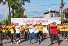 Polres Garut Gelar Olahraga Bersama Sambut HUT ke-80 RI, Jaga Stabilitas dan Kondusivitas Wilayah Peringatan HUT RI ke-80, Polres Garut menyelenggarakan kegiatan Olahraga Bersama Forkopimda dan instansi se-Kabupaten Garut, bertempat di Markas Polres Garut, Jalan Sudirman, Kecamatan Karangpawitan, Kabupaten Garut, Sabtu (16/8/2025).