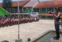 Kapolsek Cibatu Sosialisasikan Bahaya Geng Motor dan Bijak Bermedia Sosial di MTs Negeri 2 Garut