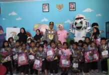 Kapolres Garut dan Ketua Bhayangkari Cabang Garut Kunjungi TK Kemala Bhayangkari 15 dan 23, Wujud Kepedulian terhadap Pendidikan Anak Usia Dini