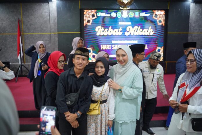 IMG-20251022-WA0080 Pelaksanaan kegiatan Isbat Nikah di Aula R Soeprapto Kejaksaan Negeri Garut, Jalan Merdeka, Kecamatan Tarogong Kidul, Kabupaten Garut, Rabu (22/10/2025).